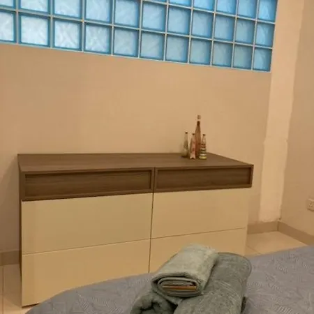בית נופש Townhouse Near Upper Barrakka Gardens