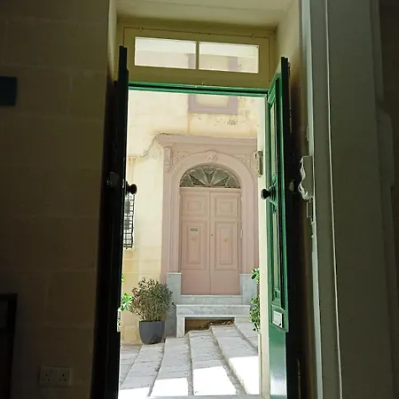 Townhouse Near Upper Barrakka Gardens בית נופש *